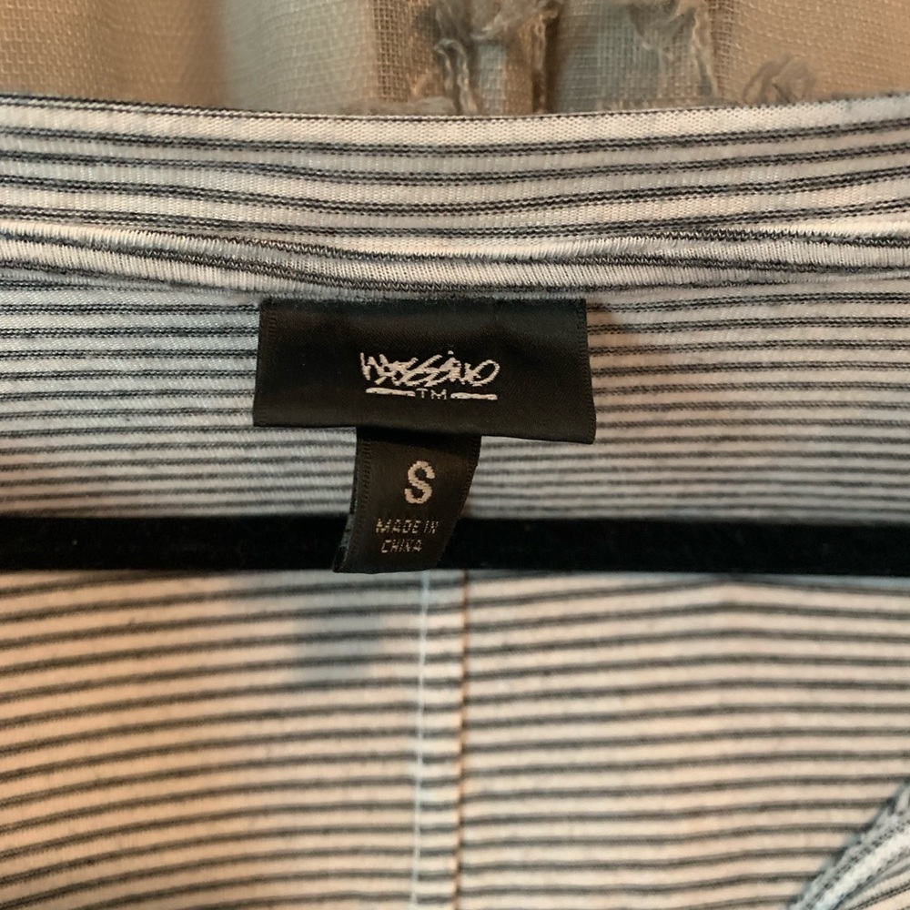 Mossimo High Low Top - Picture 2 of 2
